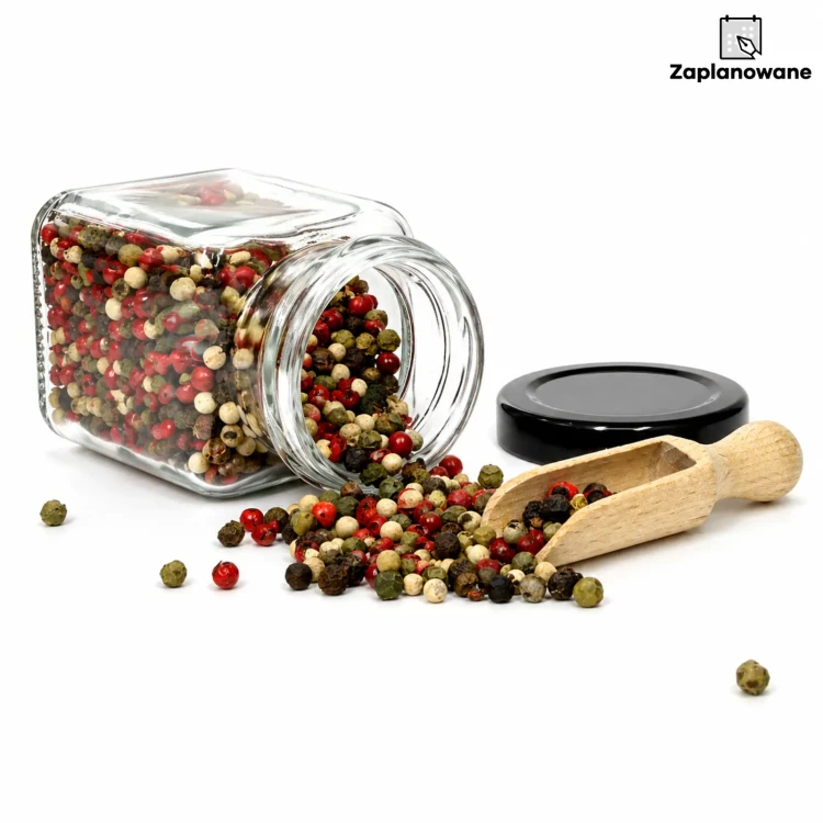 słoiczki-150-ml-na-przyprawy-z-czarną-zakrętką.webp