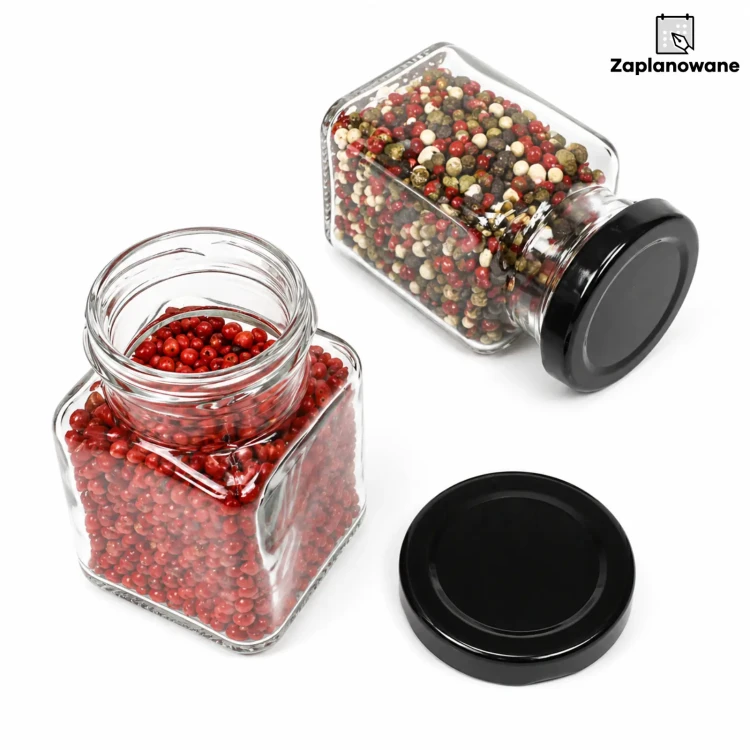 słoiczki-150-ml-na-przyprawy-z-czarną-zakrętką.webp