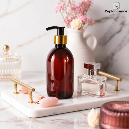 2-butelka-z-dozownikiem-300ml-zlota-pompka.webp