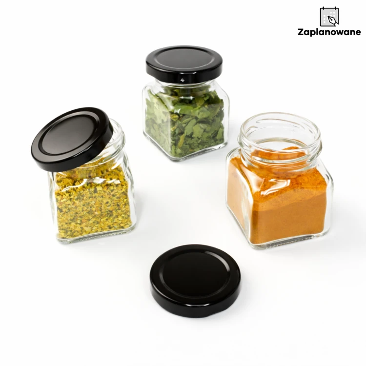 słoiczki-na-przyprawy-120ml-z-czarną-zakrętką.png